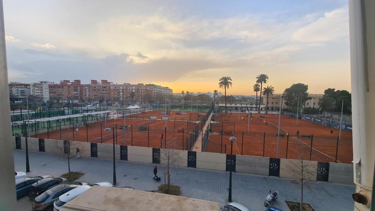 Rooms On Malvarrosa Beach Valencia Bagian luar foto
