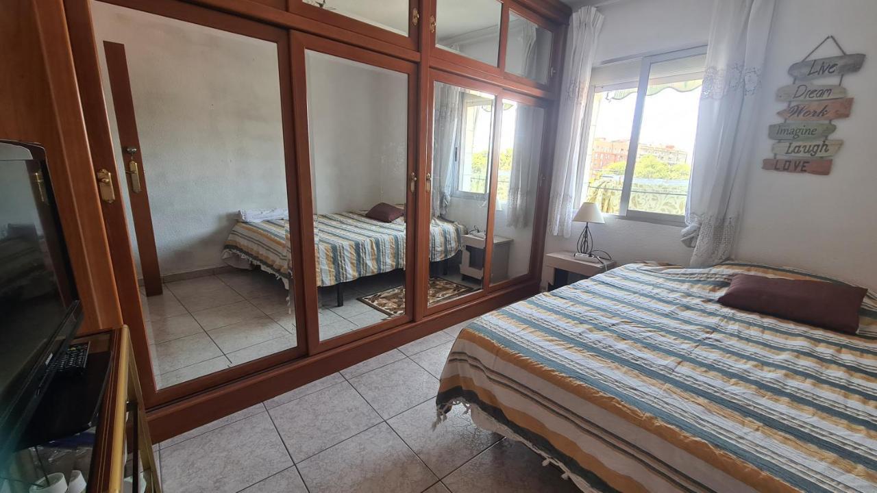 Rooms On Malvarrosa Beach Valencia Bagian luar foto